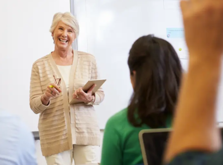Oproep voor AOW-gerechtigde medewerkers in het voortgezet onderwijs